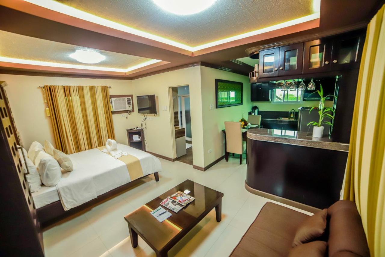 Villa Esmeralda Bryan'S Resort Hotel And Restaurant Palayan City Eksteriør bilde