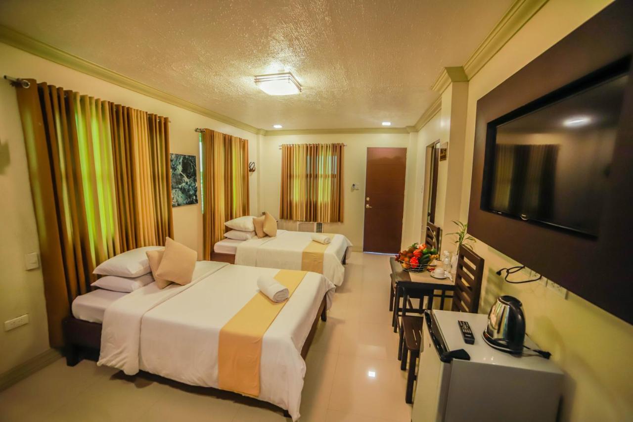 Villa Esmeralda Bryan'S Resort Hotel And Restaurant Palayan City Eksteriør bilde