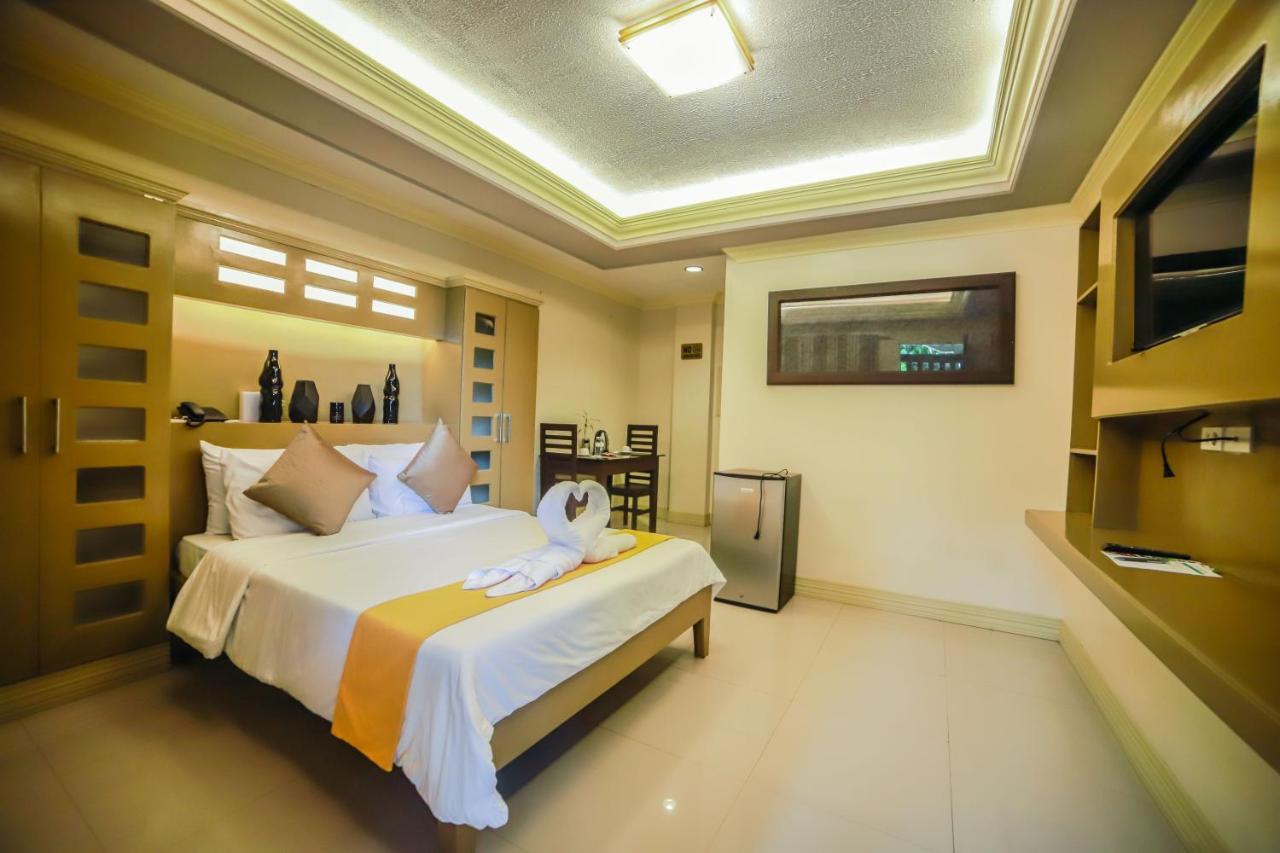 Villa Esmeralda Bryan'S Resort Hotel And Restaurant Palayan City Eksteriør bilde