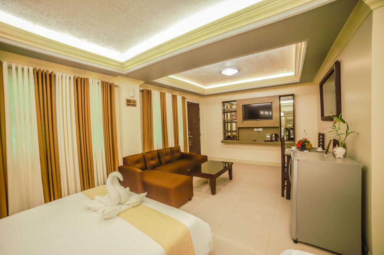 Villa Esmeralda Bryan'S Resort Hotel And Restaurant Palayan City Eksteriør bilde