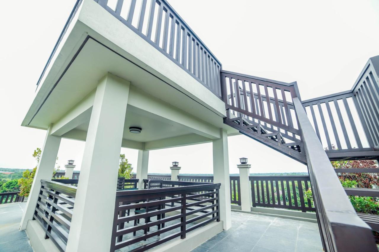 Villa Esmeralda Bryan'S Resort Hotel And Restaurant Palayan City Eksteriør bilde