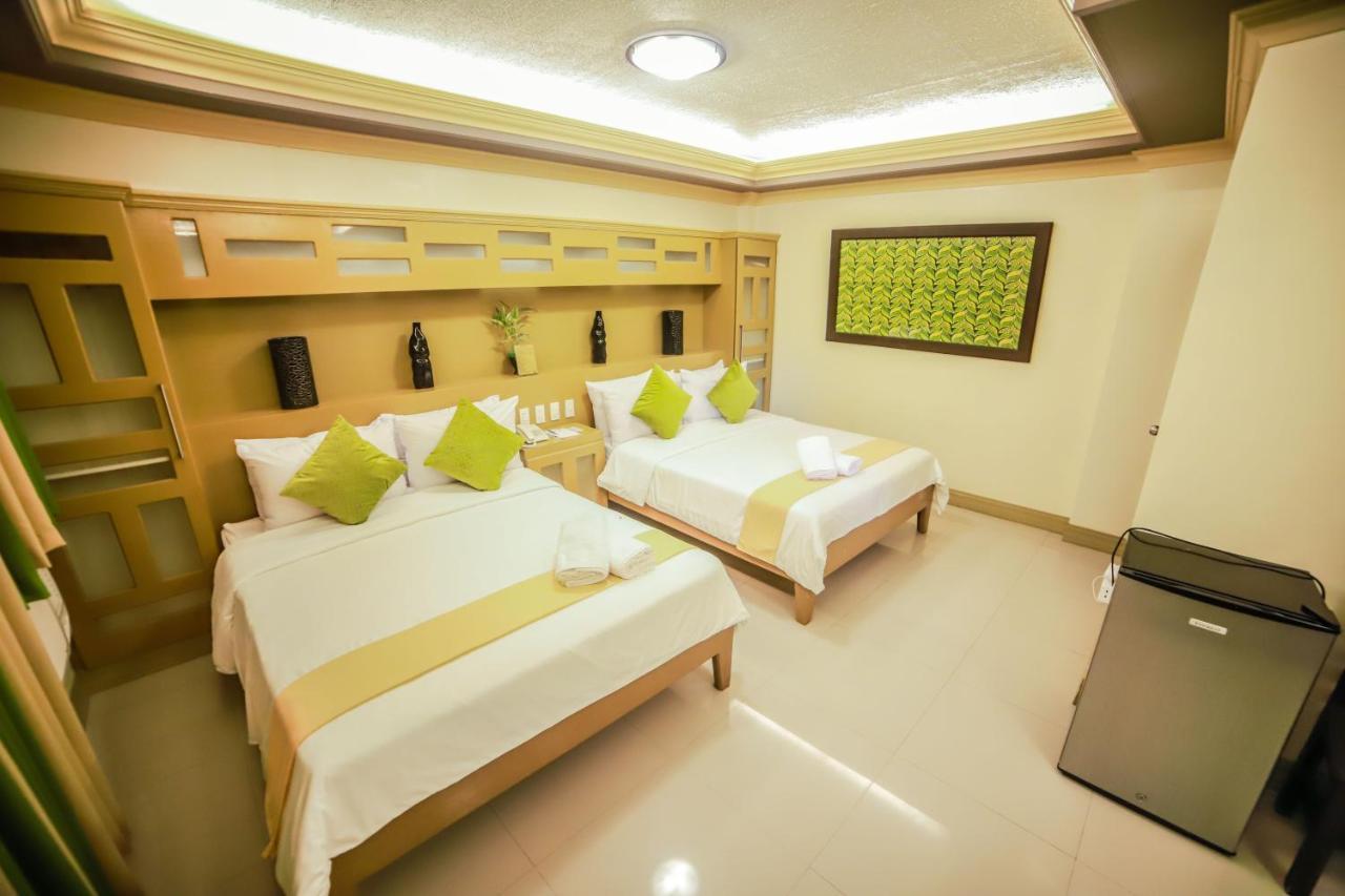 Villa Esmeralda Bryan'S Resort Hotel And Restaurant Palayan City Eksteriør bilde