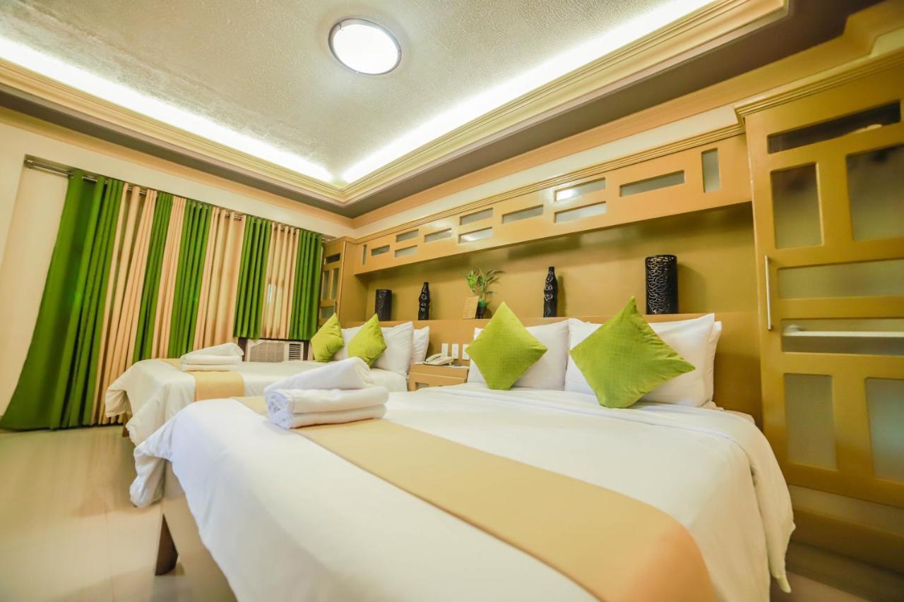 Villa Esmeralda Bryan'S Resort Hotel And Restaurant Palayan City Eksteriør bilde