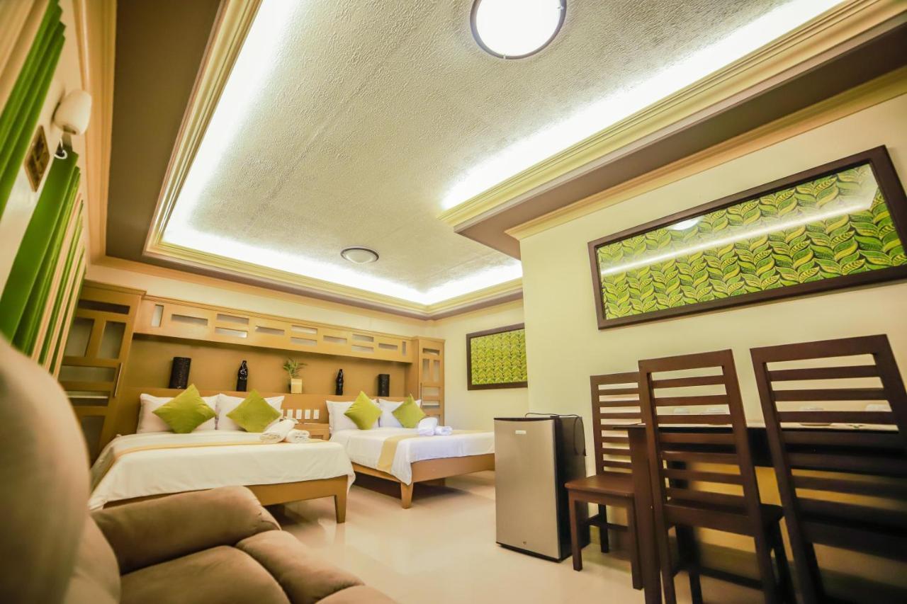 Villa Esmeralda Bryan'S Resort Hotel And Restaurant Palayan City Eksteriør bilde