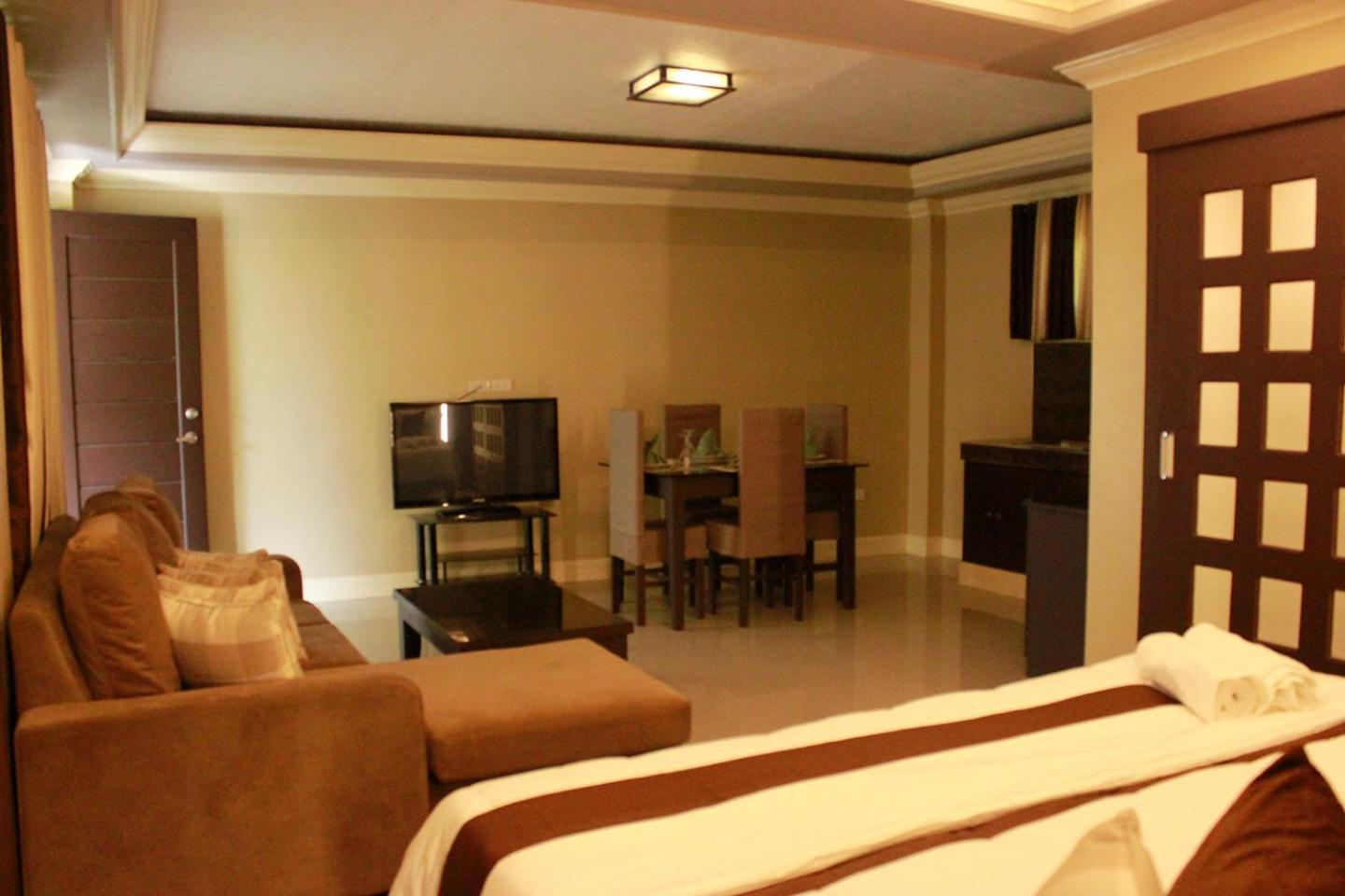 Villa Esmeralda Bryan'S Resort Hotel And Restaurant Palayan City Eksteriør bilde