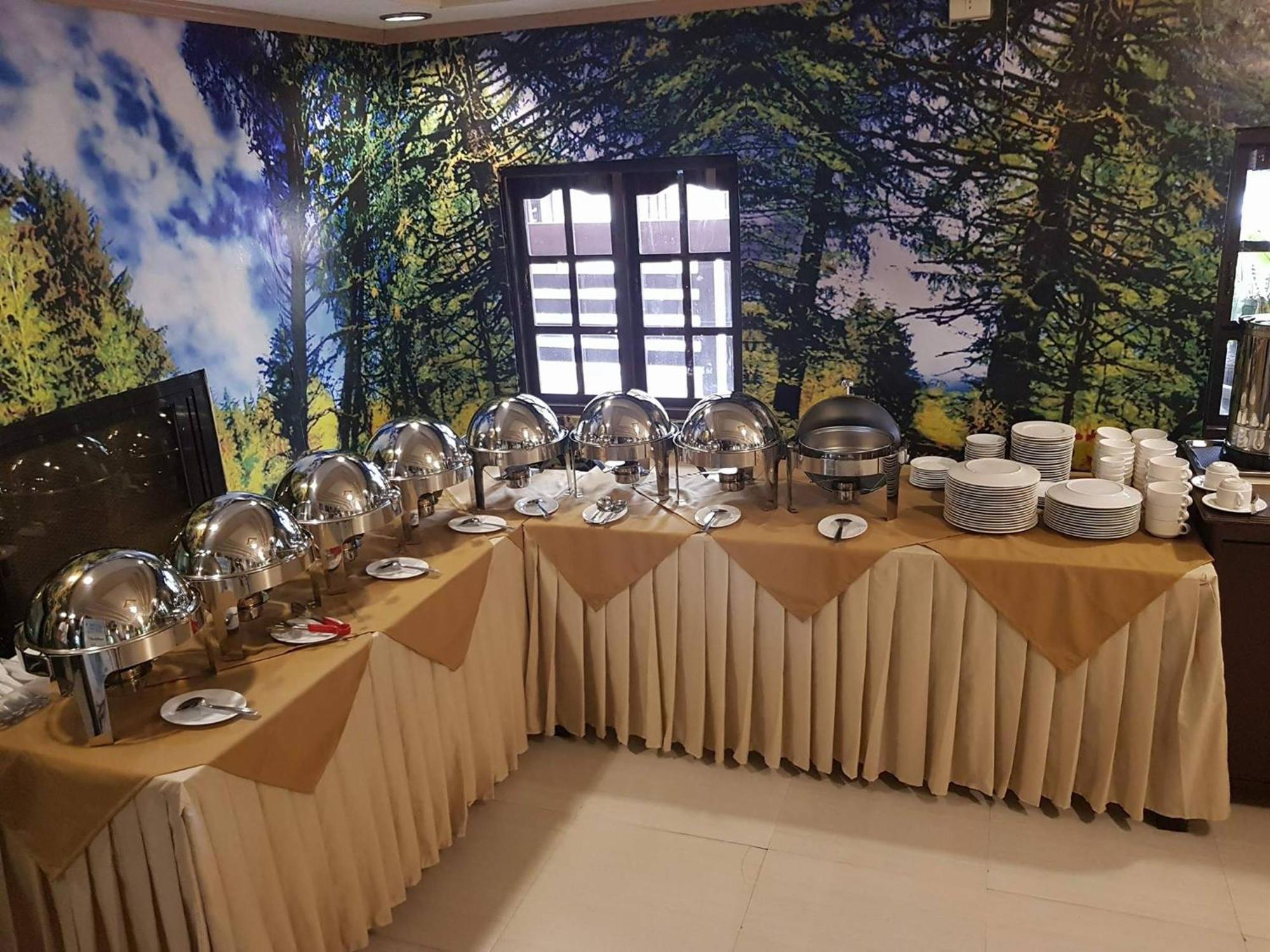 Villa Esmeralda Bryan'S Resort Hotel And Restaurant Palayan City Eksteriør bilde